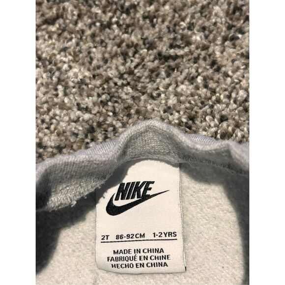 Nike sweatshirt size 2T - Picture 3 of 3